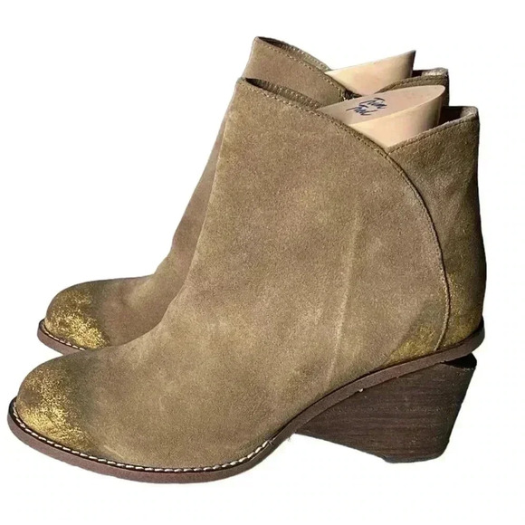 ANTELOPE Brown Metallic Gold Round Toe Suede Booties Size 38/8 - Picture 1 of 8
